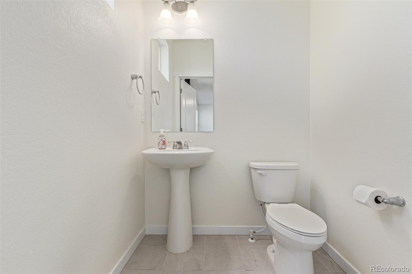 MLS Image #9 for 21821 e 7th avenue,aurora, Colorado