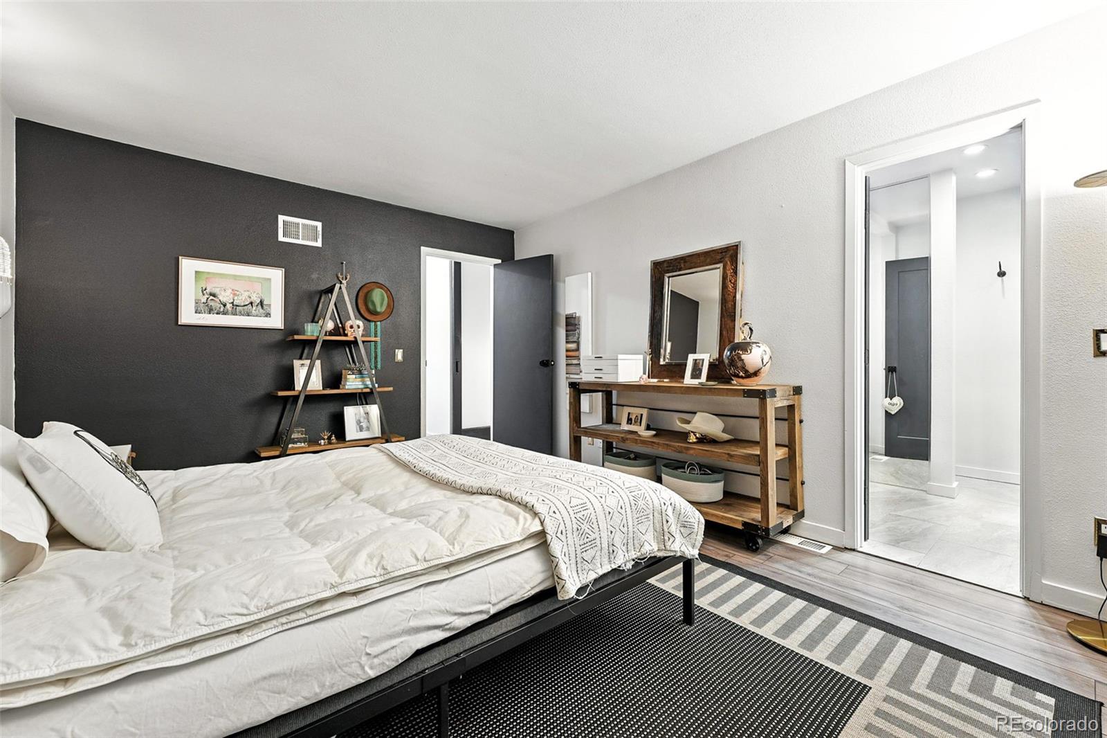 MLS Image #18 for 960 n pennsylvania street 6,denver, Colorado
