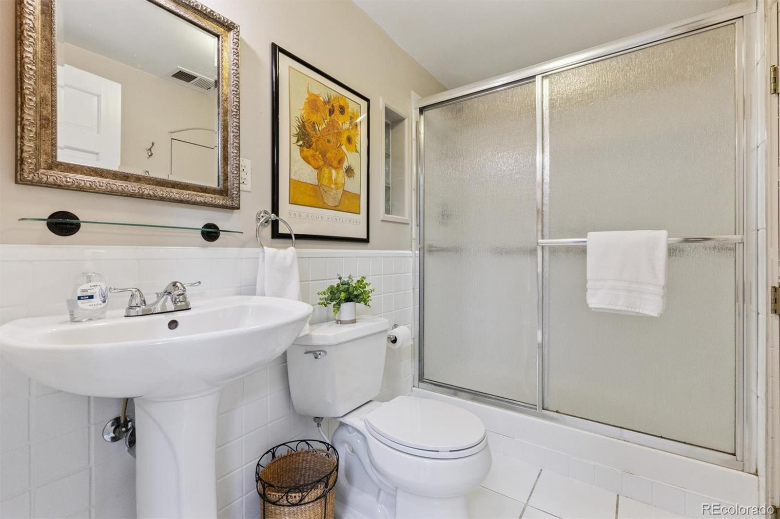 MLS Image #14 for 901 s leyden street,denver, Colorado