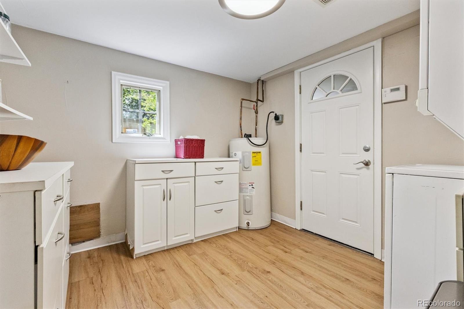 MLS Image #15 for 901 s leyden street,denver, Colorado