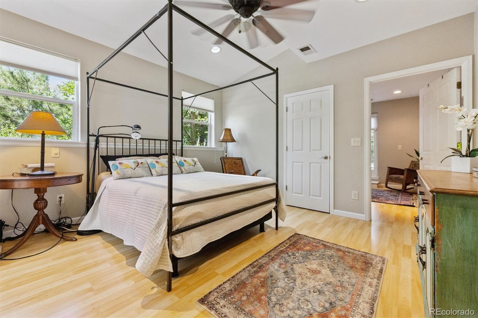 MLS Image #16 for 901 s leyden street,denver, Colorado