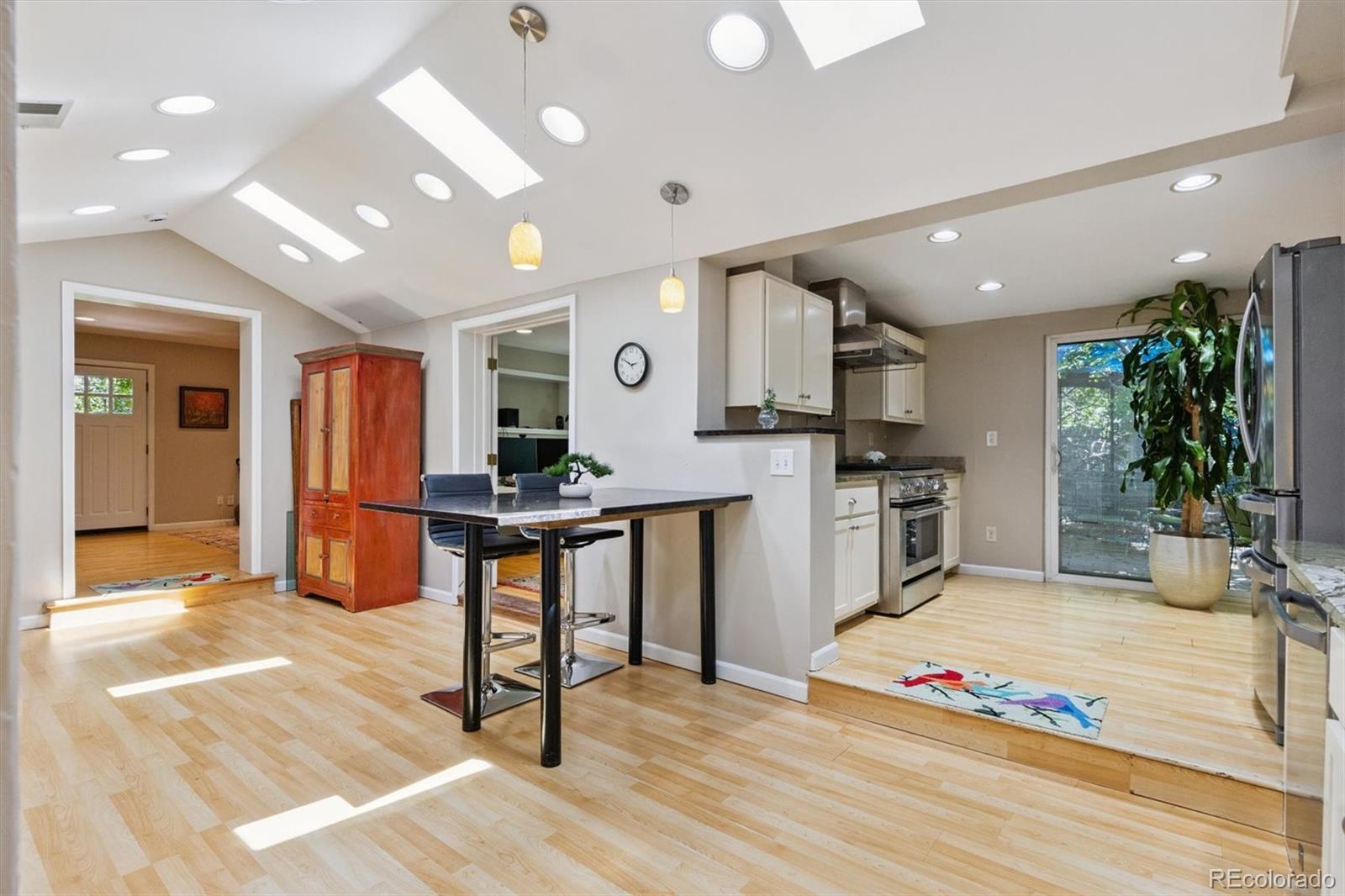MLS Image #7 for 901 s leyden street,denver, Colorado