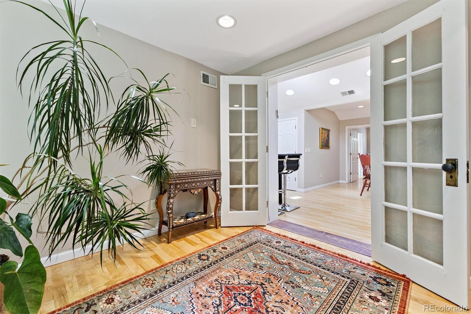 MLS Image #8 for 901 s leyden street,denver, Colorado