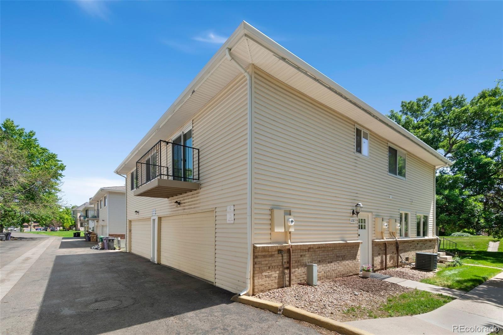 MLS Image #15 for 9255 e lehigh avenue 208,denver, Colorado