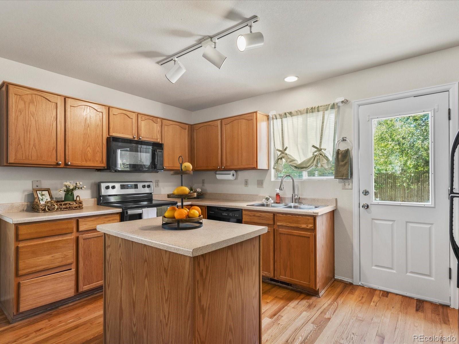 MLS Image #10 for 12555  eastlake drive,thornton, Colorado