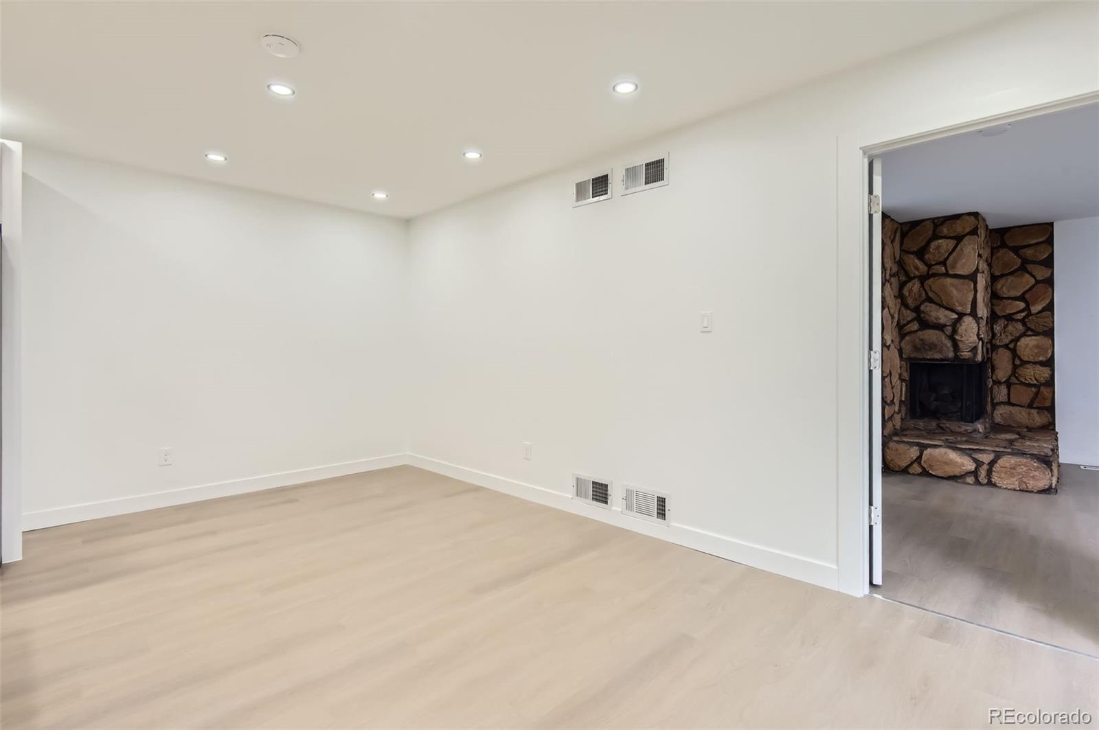 MLS Image #11 for 10295 e evans avenue,aurora, Colorado