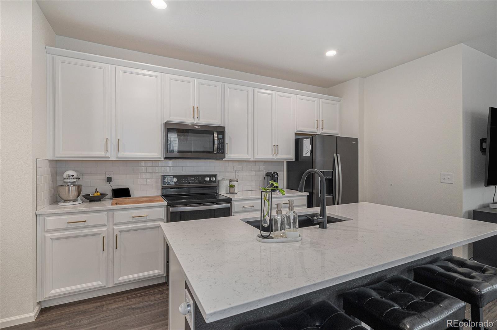 MLS Image #4 for 6027 n netherland court,aurora, Colorado