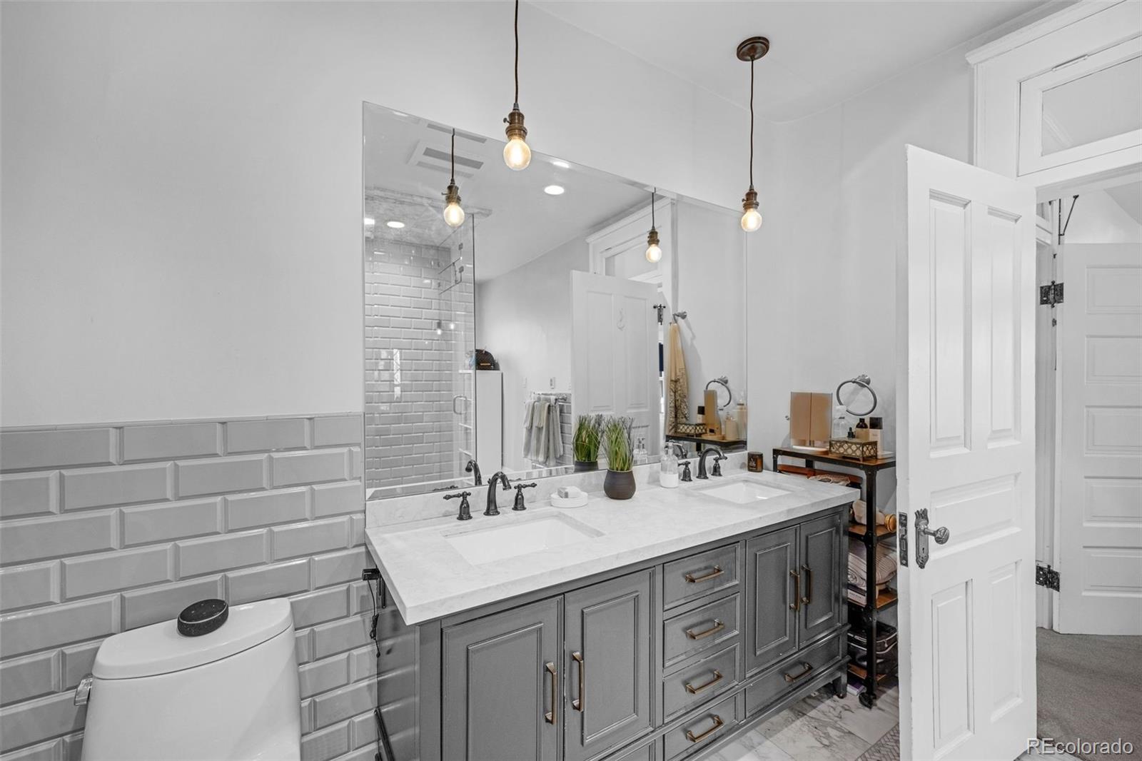 MLS Image #17 for 1351 n franklin street,denver, Colorado