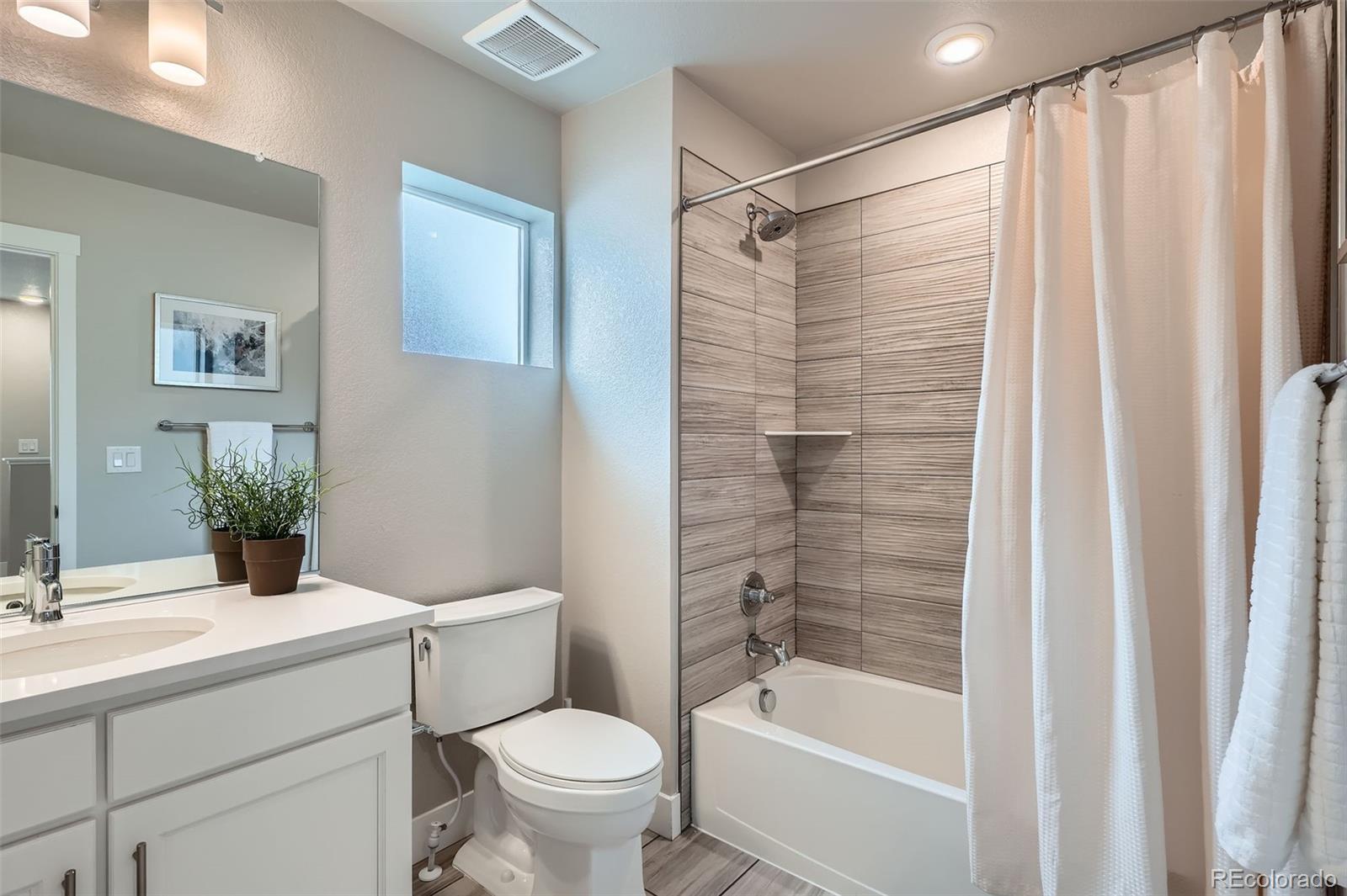 MLS Image #12 for 9769 e 62nd drive,denver, Colorado
