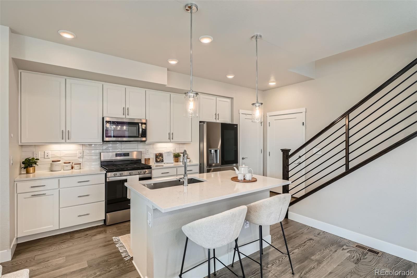 MLS Image #5 for 9769 e 62nd drive,denver, Colorado