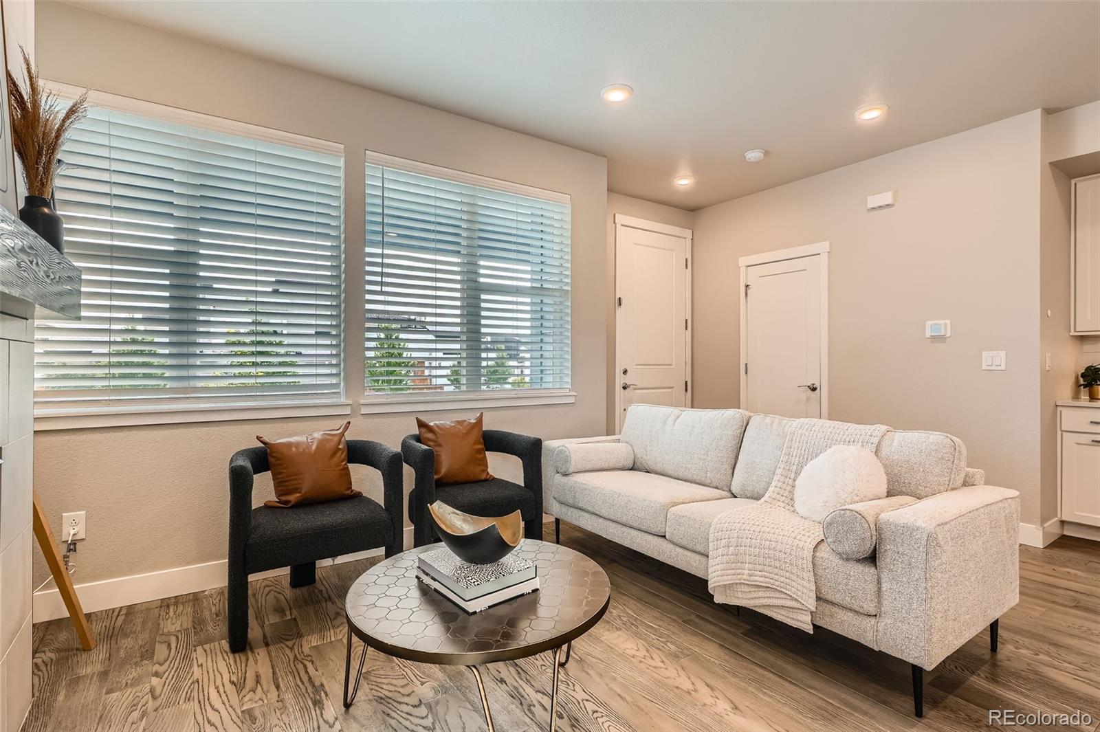 MLS Image #8 for 9769 e 62nd drive,denver, Colorado