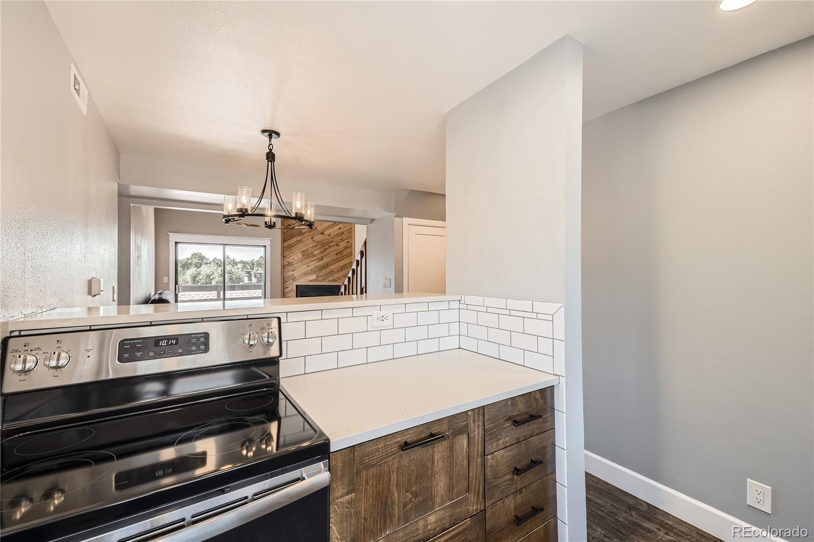 MLS Image #4 for 303 w lehow avenue,englewood, Colorado