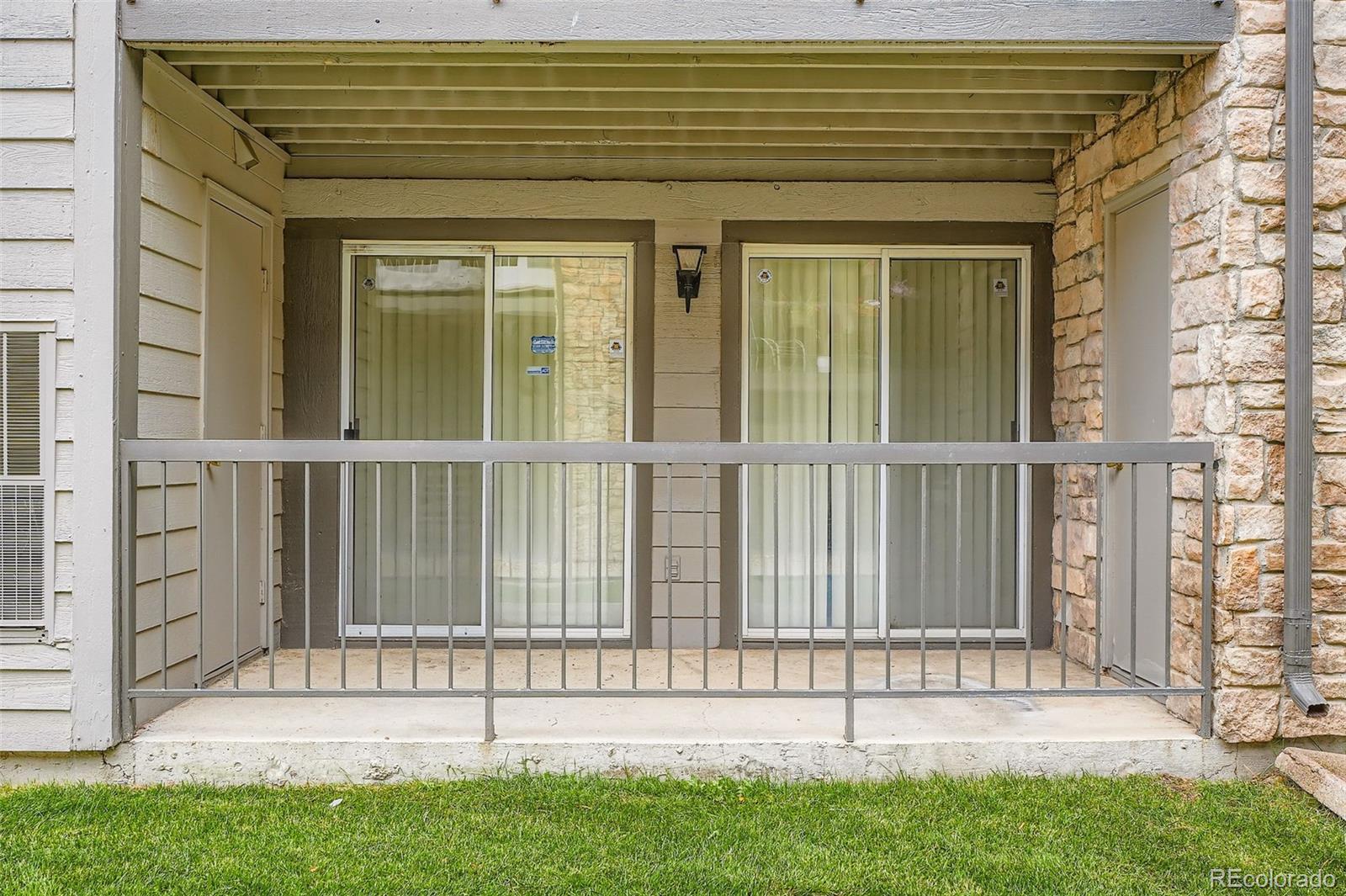 MLS Image #15 for 2575 s syracuse way,denver, Colorado