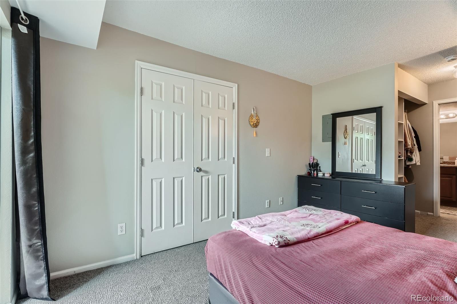 MLS Image #19 for 2575 s syracuse way,denver, Colorado