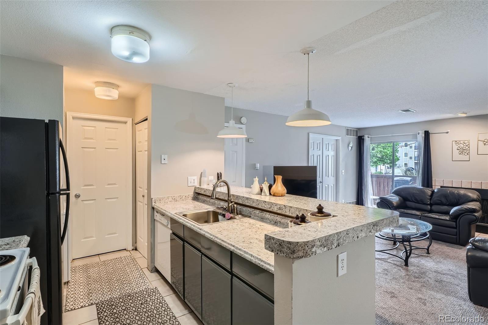 MLS Image #2 for 2575 s syracuse way,denver, Colorado