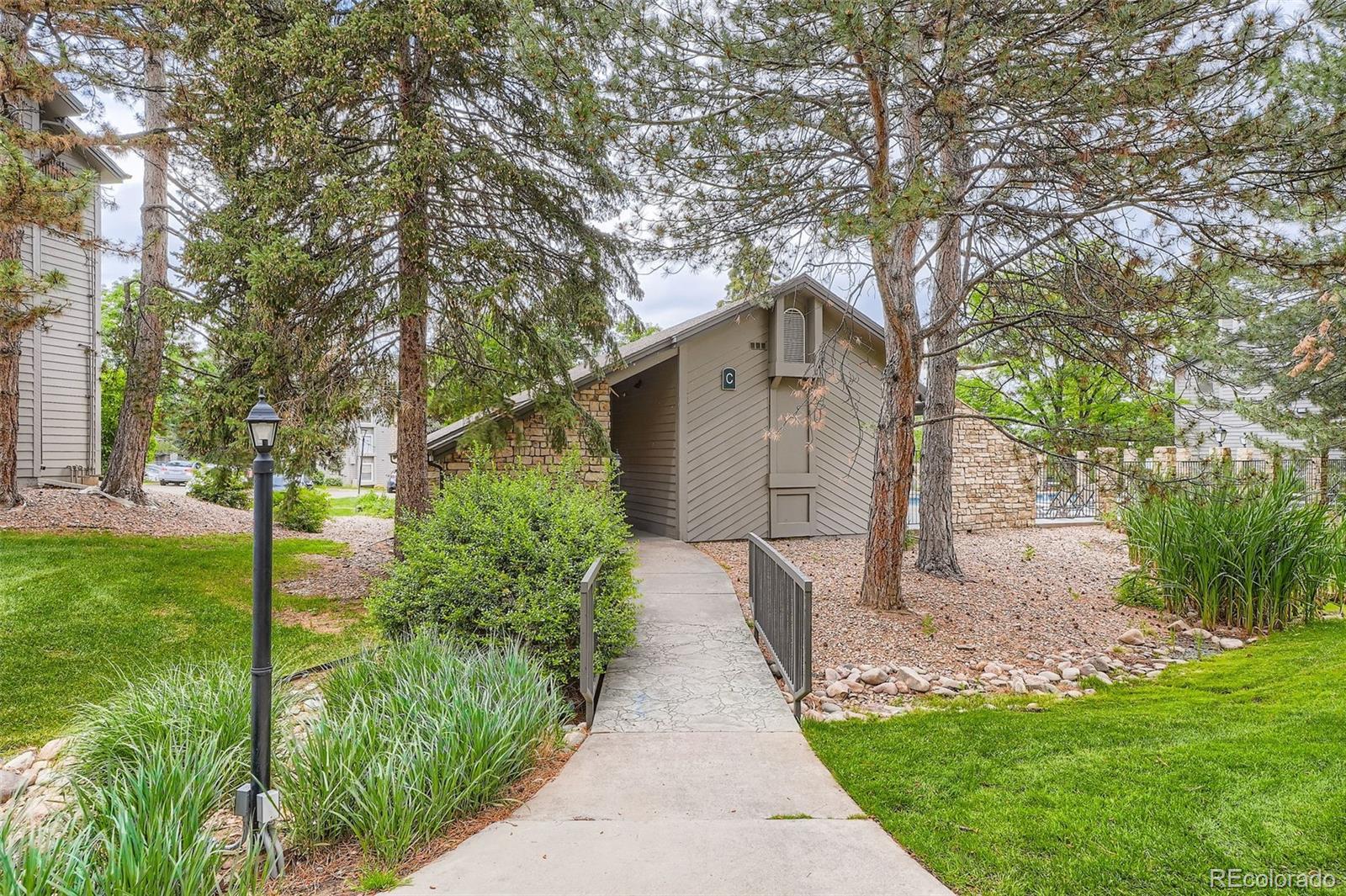 MLS Image #23 for 2575 s syracuse way,denver, Colorado