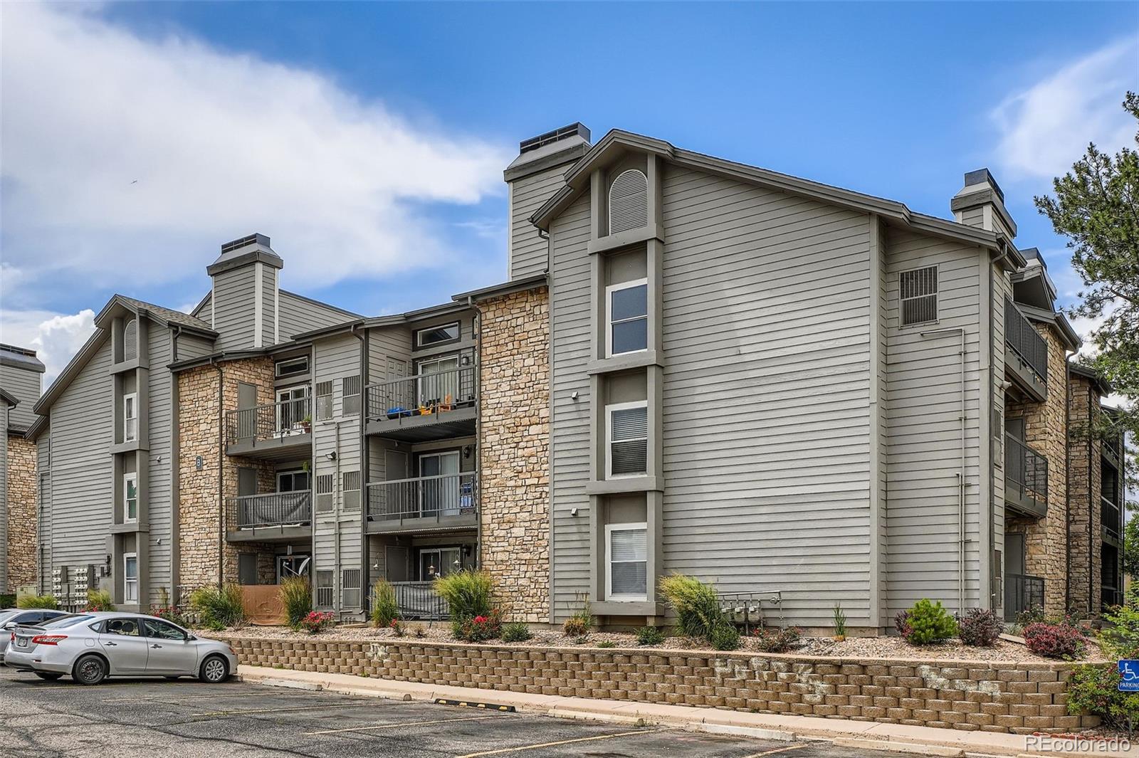MLS Image #27 for 2575 s syracuse way,denver, Colorado