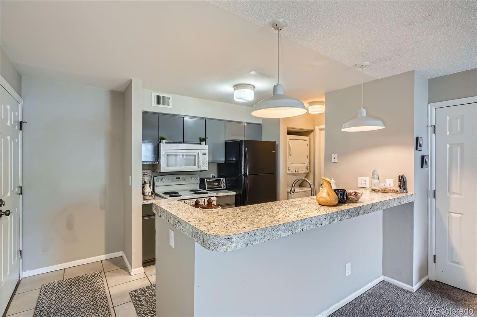 MLS Image #3 for 2575 s syracuse way,denver, Colorado