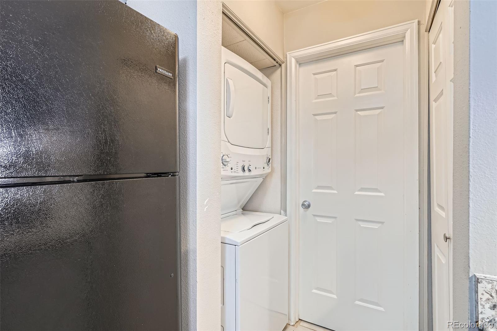 MLS Image #7 for 2575 s syracuse way,denver, Colorado