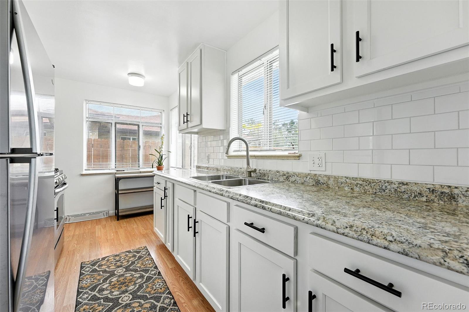 MLS Image #11 for 1924  yosemite street,denver, Colorado