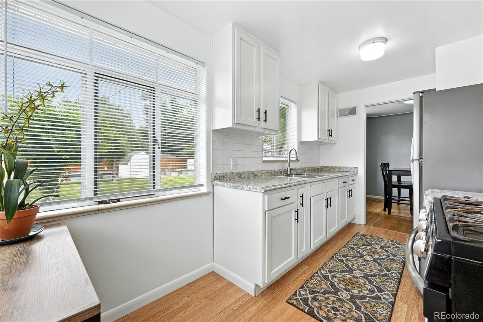 MLS Image #13 for 1924  yosemite street,denver, Colorado