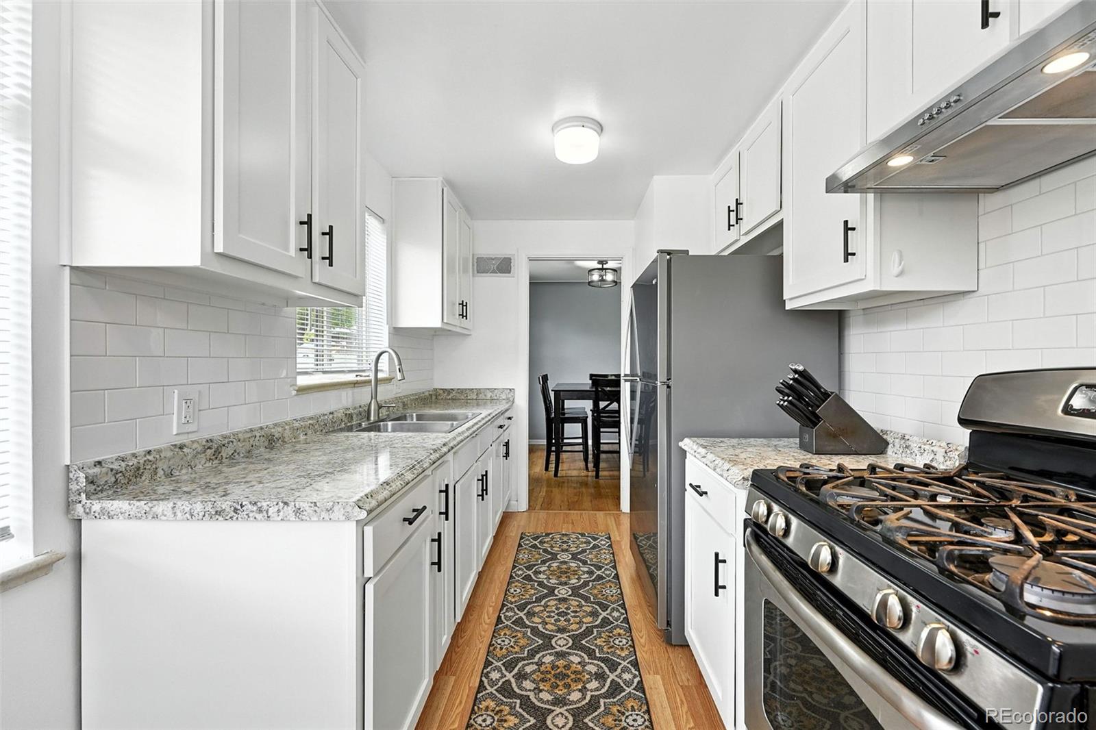 MLS Image #15 for 1924  yosemite street,denver, Colorado