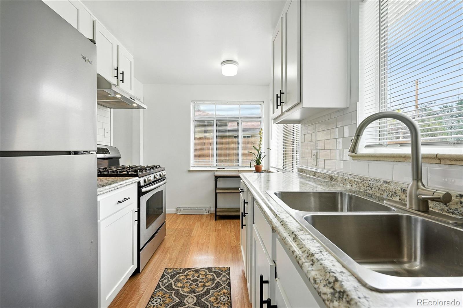MLS Image #3 for 1924  yosemite street,denver, Colorado