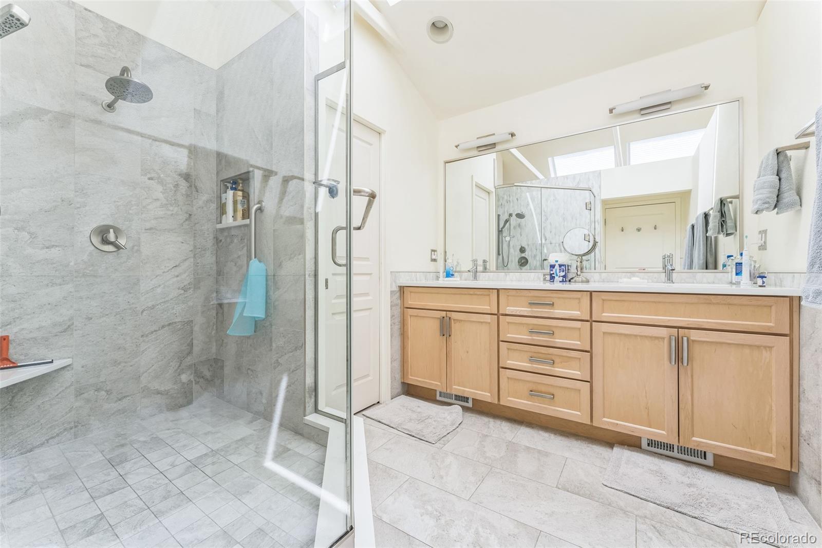 MLS Image #15 for 461  fillmore street,denver, Colorado