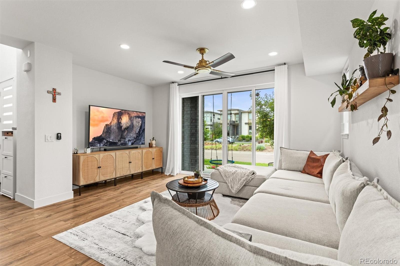 MLS Image #6 for 9391 e 59th north place,denver, Colorado