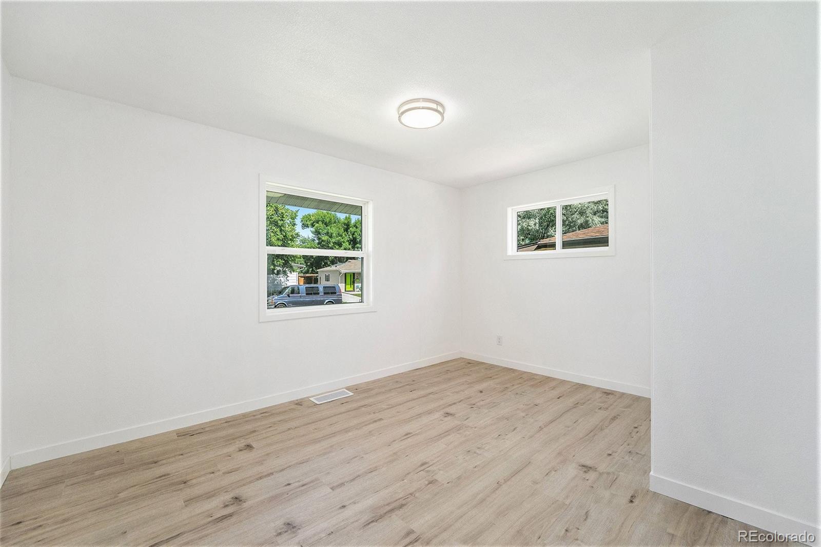 MLS Image #14 for 1420 s ivy way,denver, Colorado