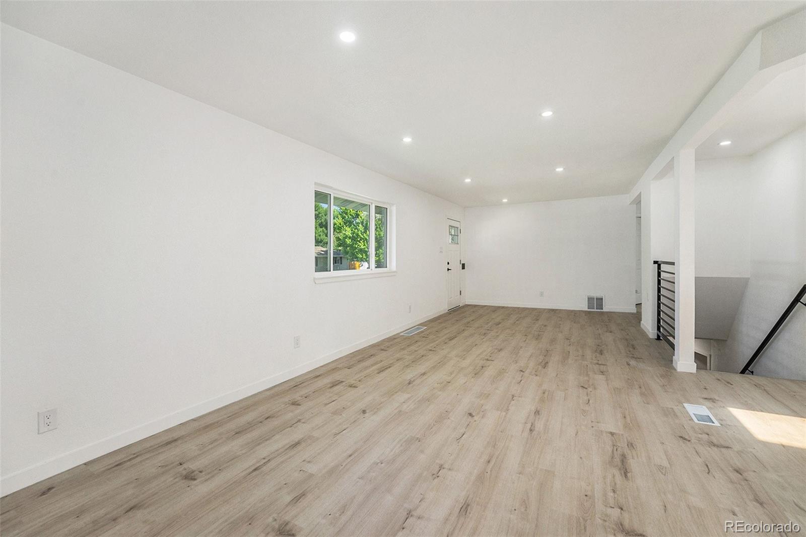 MLS Image #3 for 1420 s ivy way,denver, Colorado