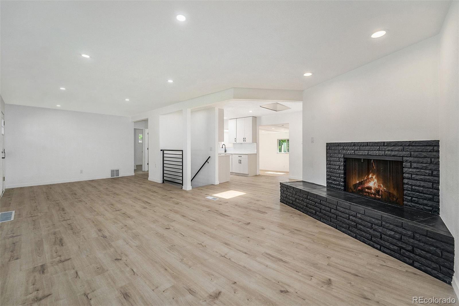 MLS Image #5 for 1420 s ivy way,denver, Colorado