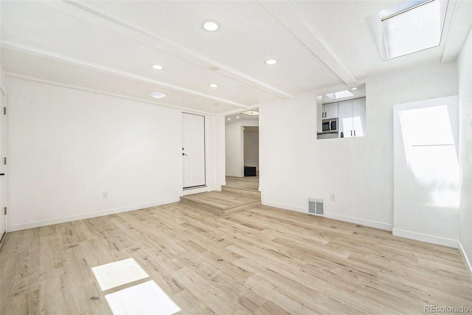 MLS Image #9 for 1420 s ivy way,denver, Colorado