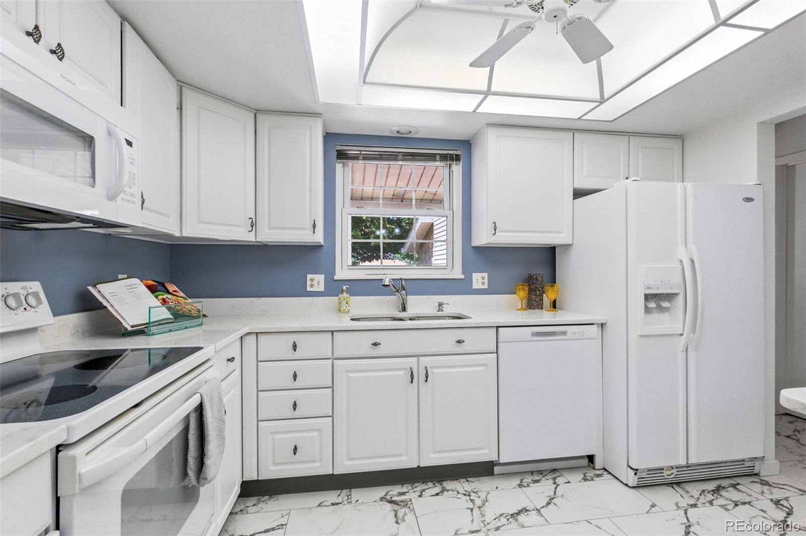 MLS Image #13 for 3274 s heather gardens way,aurora, Colorado