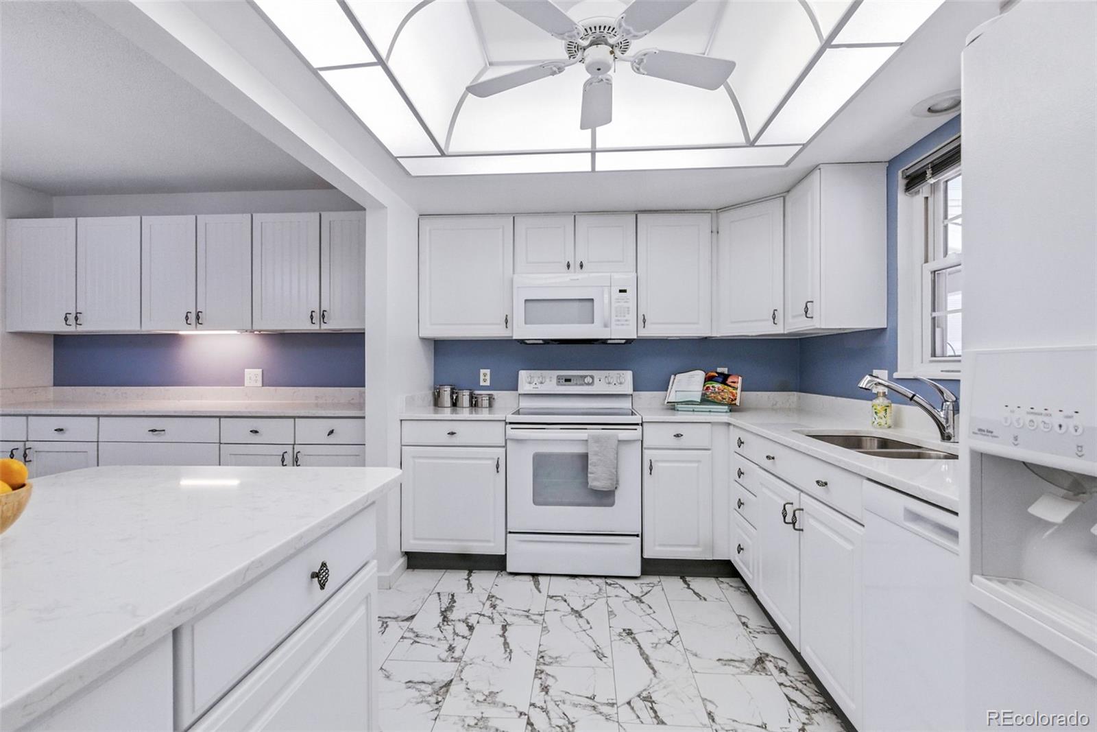 MLS Image #14 for 3274 s heather gardens way,aurora, Colorado