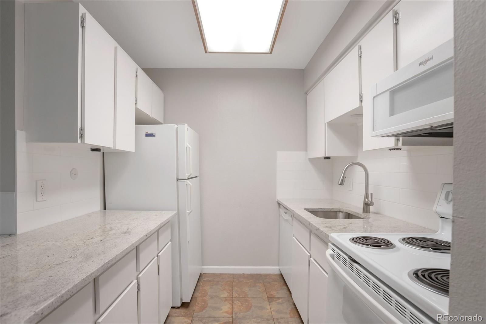 MLS Image #6 for 5770 e warren avenue 206,denver, Colorado