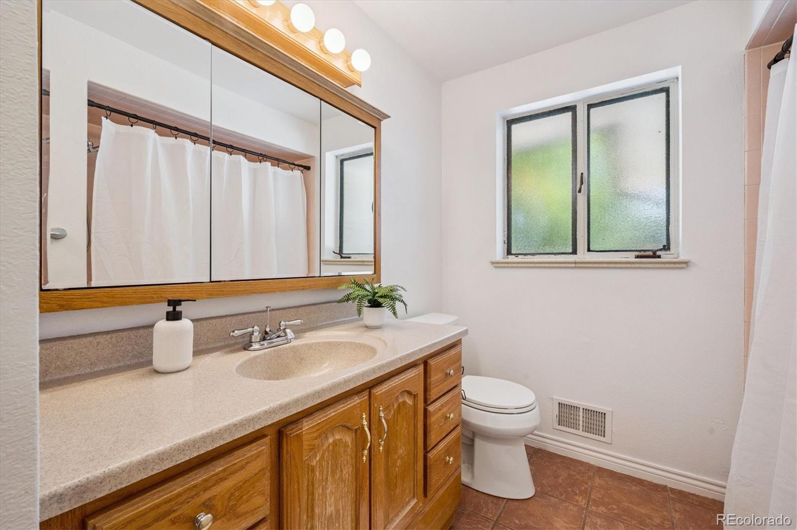 MLS Image #19 for 4855 e vassar avenue,denver, Colorado