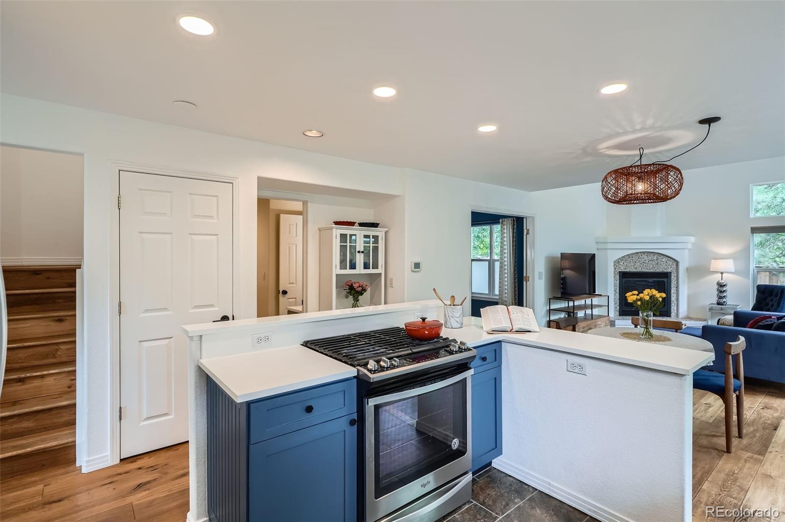 MLS Image #11 for 912 s galena street,aurora, Colorado