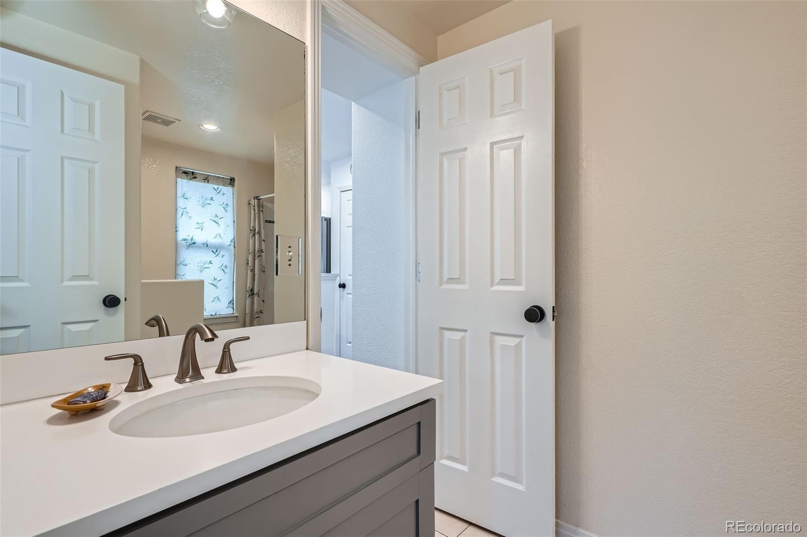 MLS Image #15 for 912 s galena street,aurora, Colorado