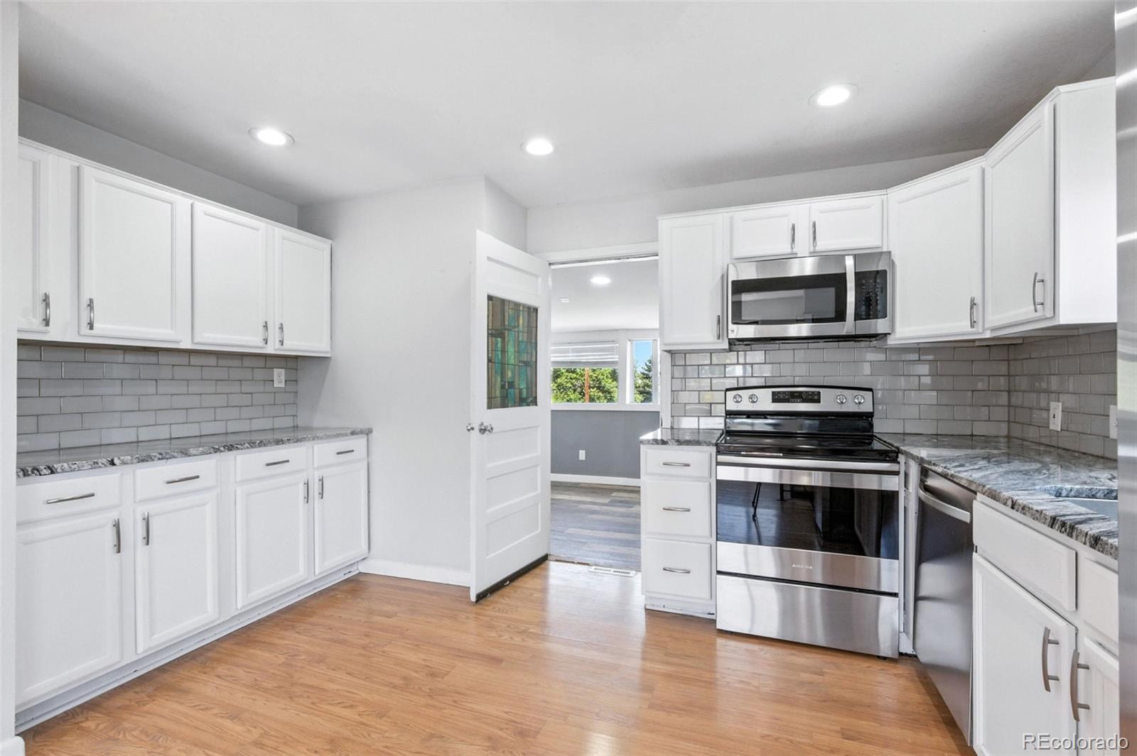 MLS Image #6 for 118 s yates way,denver, Colorado