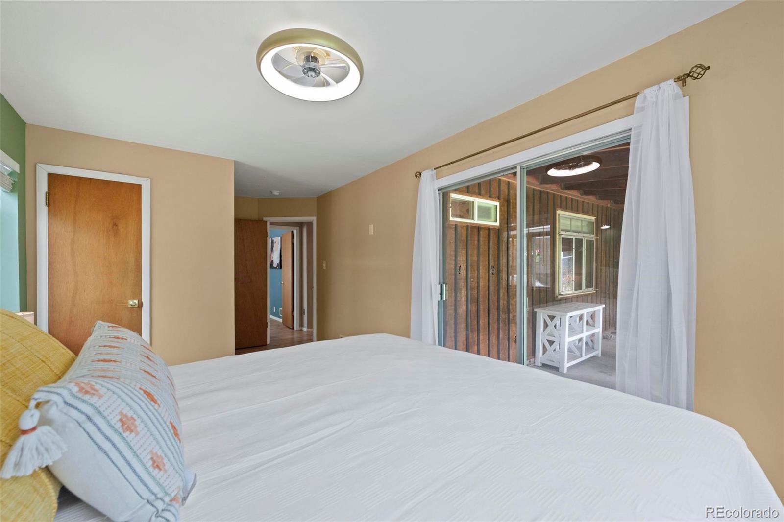 MLS Image #11 for 1055 s bryant street,denver, Colorado
