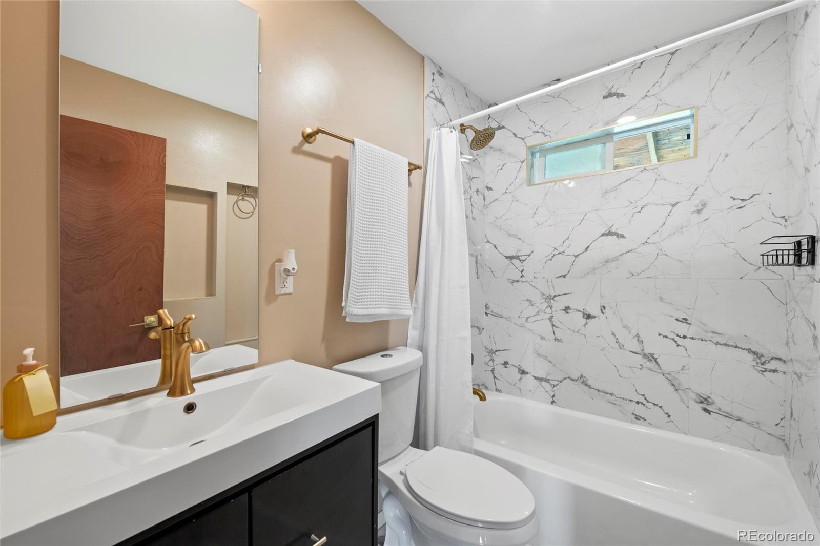 MLS Image #12 for 1055 s bryant street,denver, Colorado