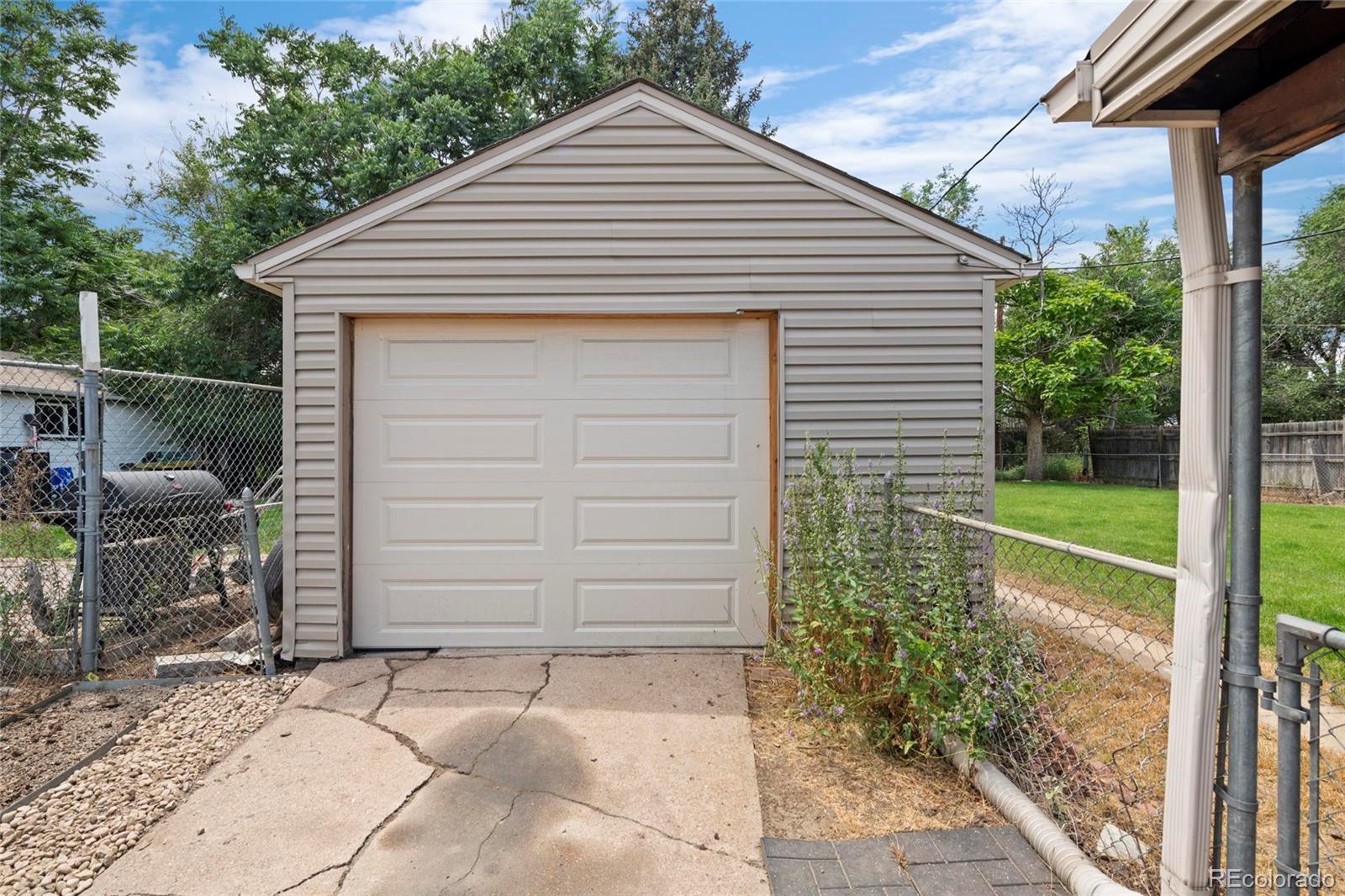 MLS Image #24 for 1055 s bryant street,denver, Colorado
