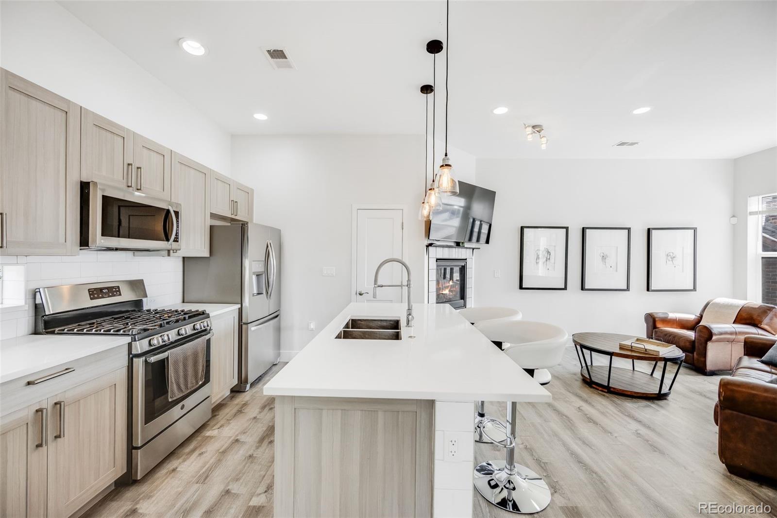 MLS Image #10 for 2922 w 26th avenue,denver, Colorado