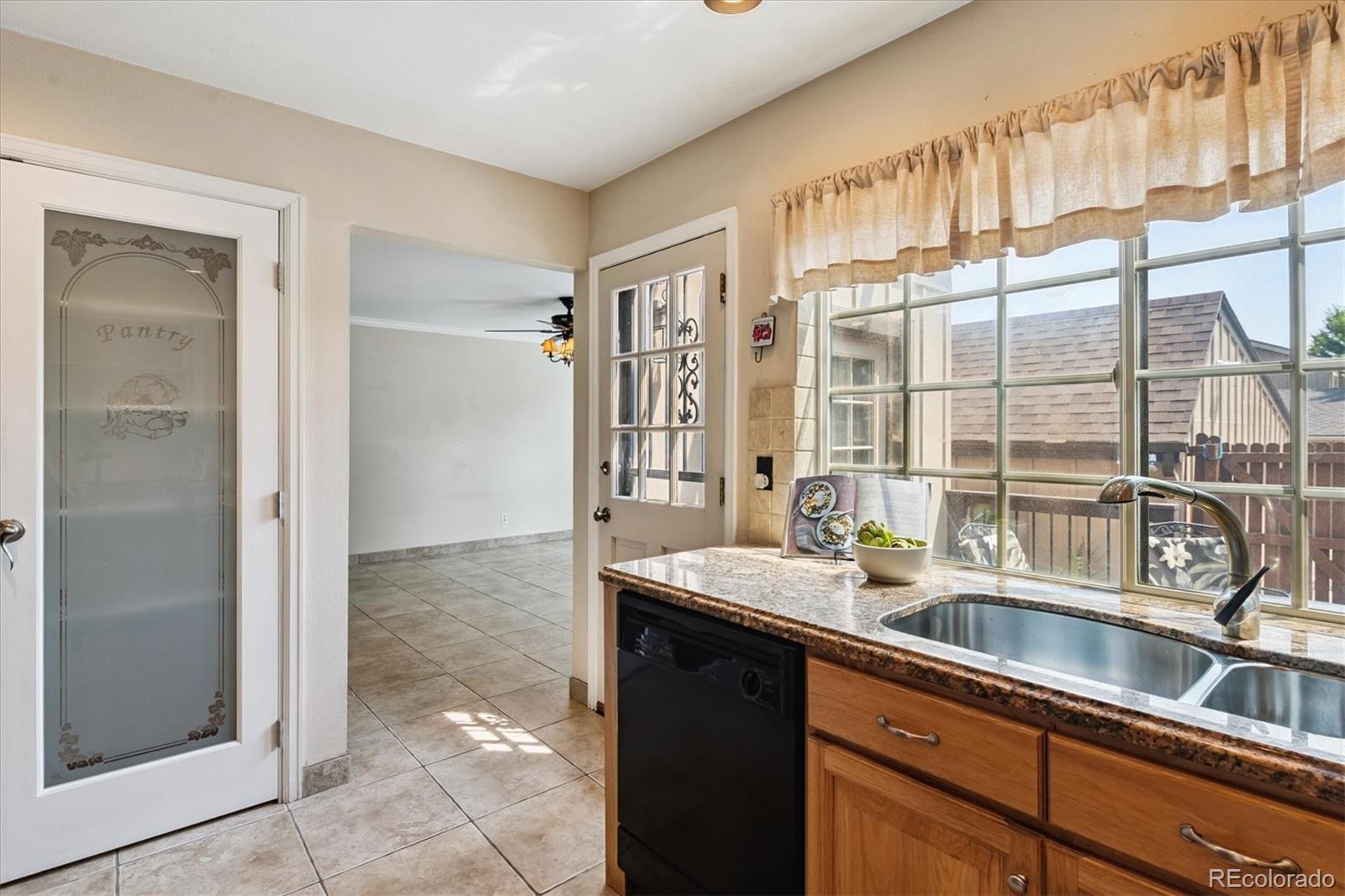 MLS Image #17 for 7976 e phillips circle,centennial, Colorado