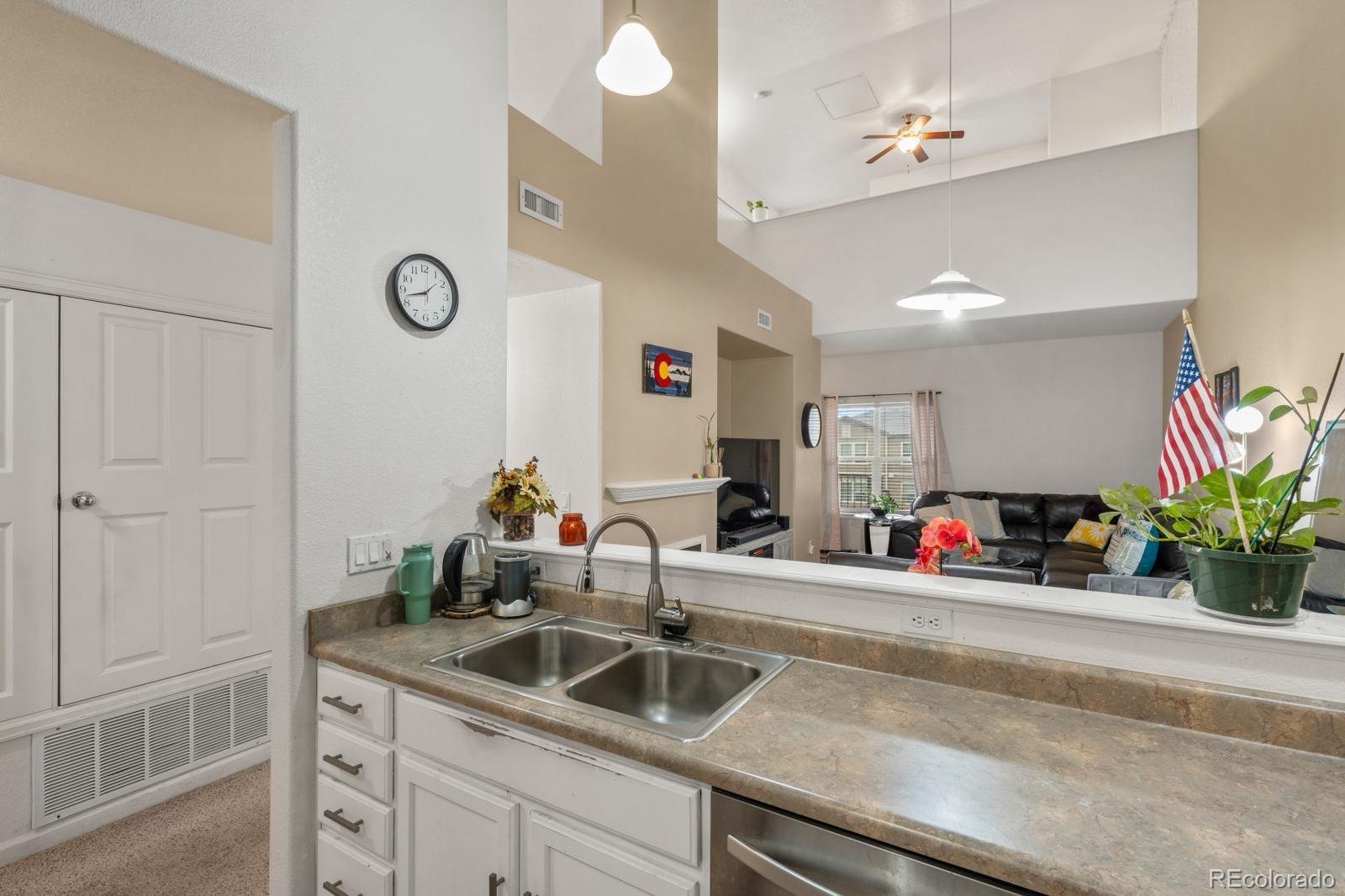MLS Image #11 for 5800  tower road 610,denver, Colorado