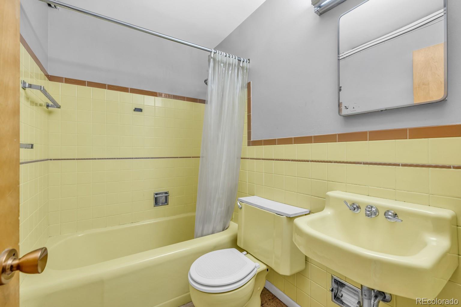 MLS Image #17 for 1  lindenwood drive,littleton, Colorado