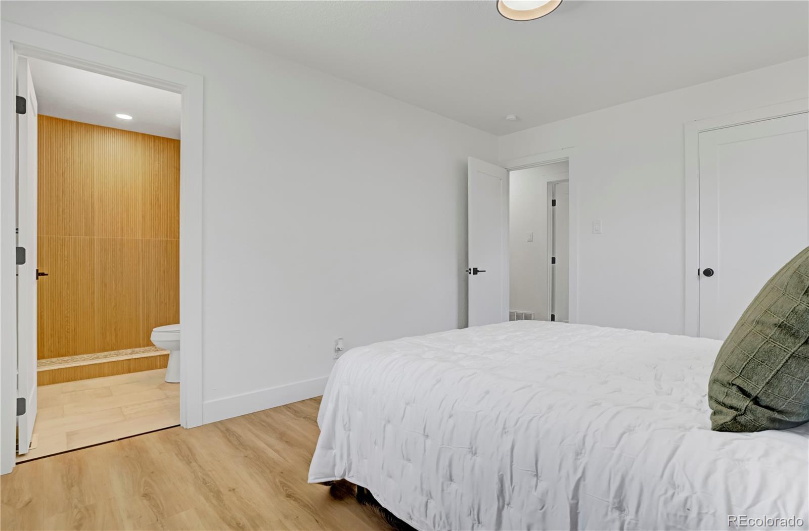 MLS Image #23 for 3055 s winona court,denver, Colorado