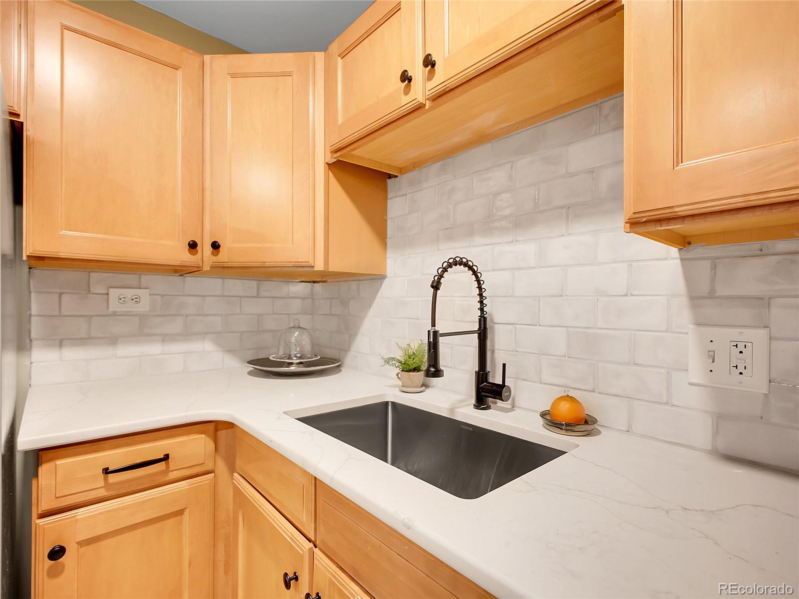 MLS Image #24 for 1050 n lafayette street,denver, Colorado