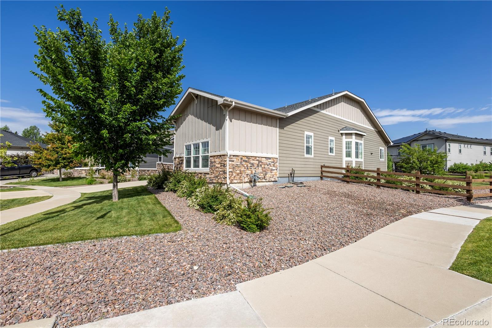 MLS Image #2 for 26722 e peakview place,aurora, Colorado